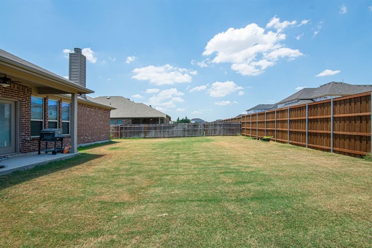 Photo 36 of 40 - 1508 Fallingwater Trl, Haslet, TX 76052