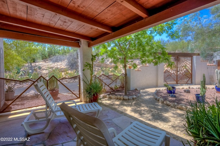 Photo 31 of 50 - 171 E Yvon Dr, Tucson, AZ 85704