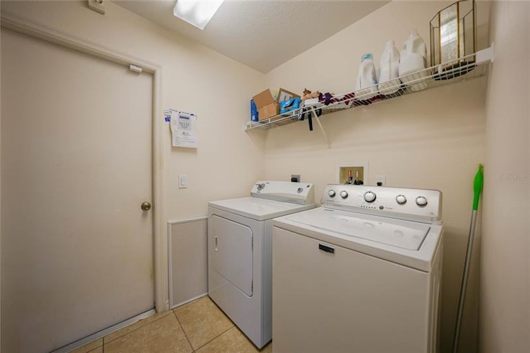 Photo 31 of 42 - 2305 Peake St, North Port, FL 34286