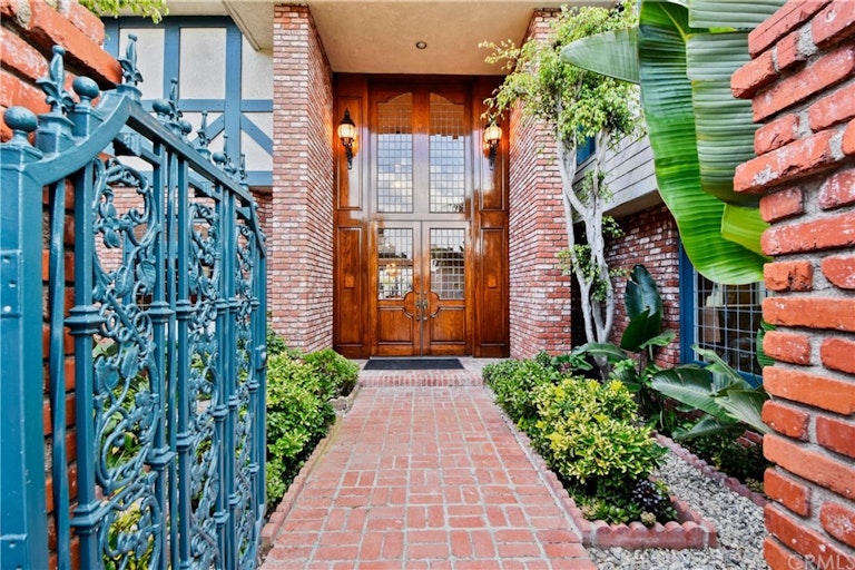 Photo 35 of 45 - 3682 Escapade Cir, Huntington Beach, CA 92649