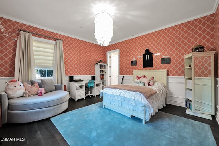 Photo 42 of 80 - 208 W Stafford Rd, Thousand Oaks, CA 91361