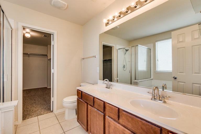 Photo 4 of 37 - 414 Hackberry Dr, Fate, TX 75087