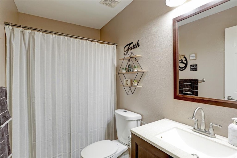Photo 17 of 22 - 3402 Huisache Blvd, Pearland, TX 77581