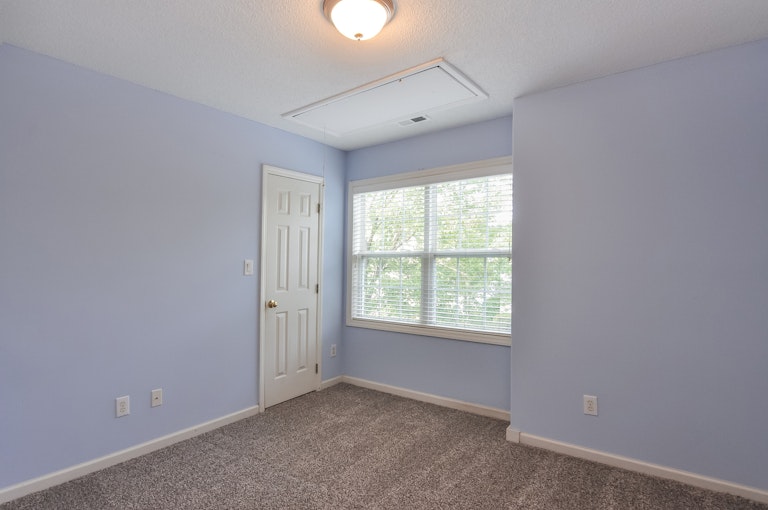 Photo 18 of 25 - 121 Danesway Dr, Holly Springs, NC 27540