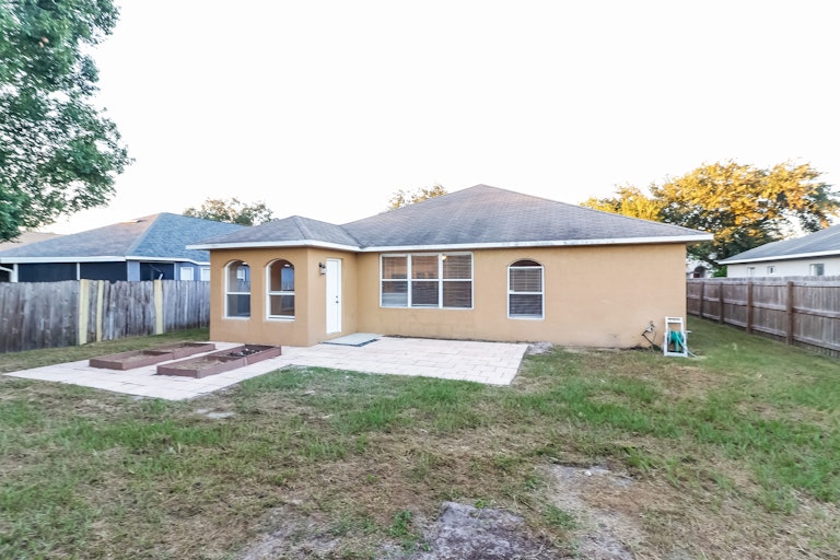 Photo 5 of 21 - 1475 Lake Shore Ranch Dr, Seffner, FL 33584