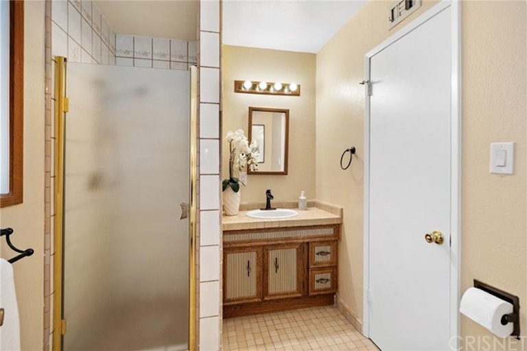 Photo 23 of 39 - 17801 Hiawatha St, Granada Hills, CA 91344