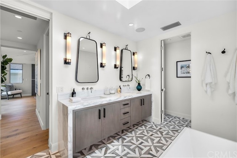 Photo 41 of 56 - 763 11th St, Manhattan Beach, CA 90266