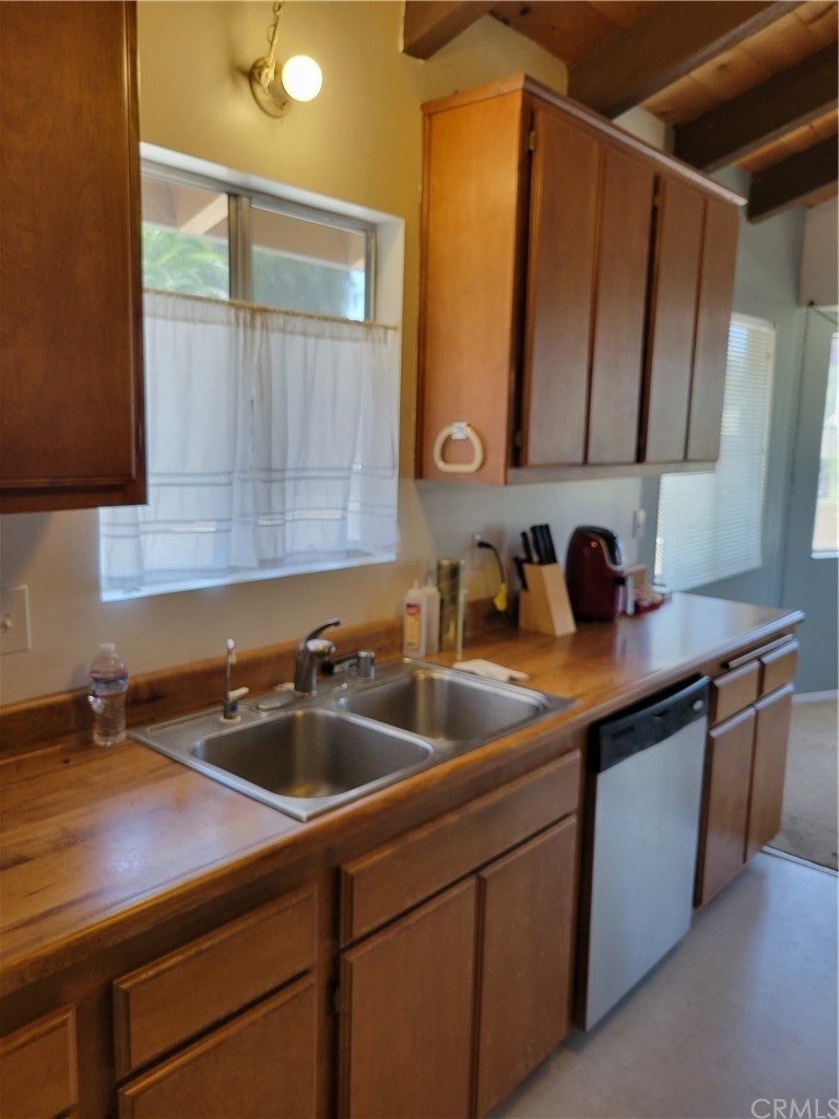 Photo 5 of 20 - 16883 Sannelle St, Lake Elsinore, CA 92530
