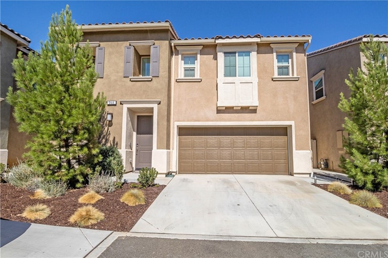 Photo 2 of 19 - 946 Blue Orchid, Beaumont, CA 92223