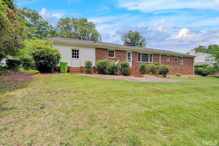Photo 14 of 18 - 6716 Candlewood Dr, Raleigh, NC 27612