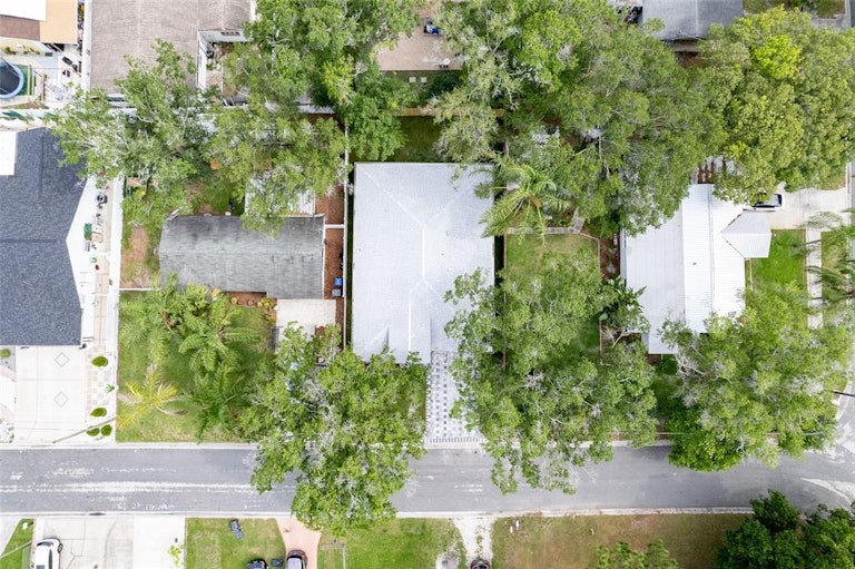 Photo 4 of 24 - 3920 W Crenshaw St, Tampa, FL 33614