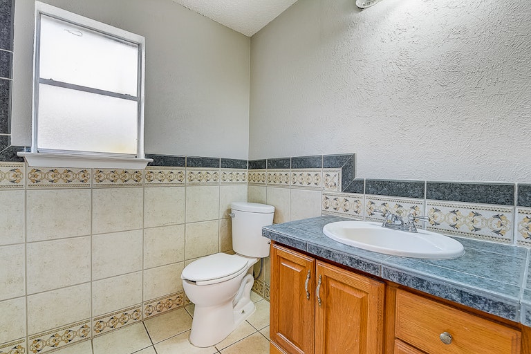 Photo 31 of 42 - 7517 Evergreen Dr, Watauga, TX 76148