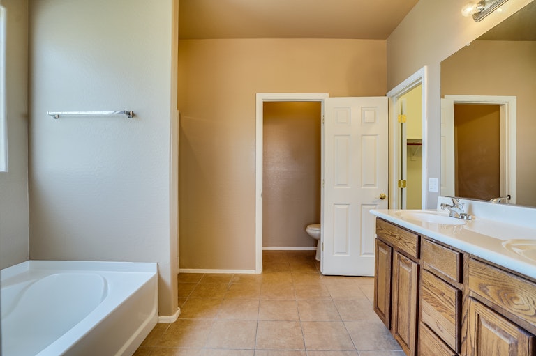 Photo 16 of 35 - 1148 E Nickleback St, San Tan Valley, AZ 85143