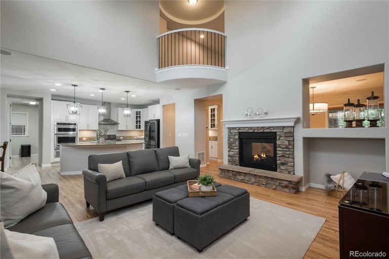 Photo 3 of 37 - 440 Maplehurst Dr, Highlands Ranch, CO 80126