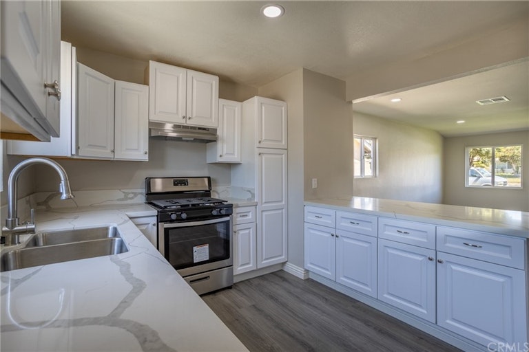 Photo 11 of 28 - 4767 San Bernardino St, Montclair, CA 91763