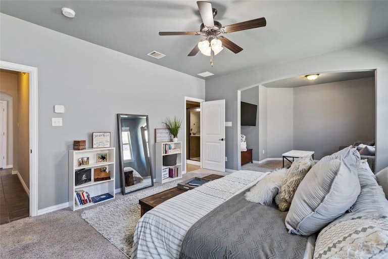 Photo 13 of 30 - 151 Pleasant Hill Ln, Fate, TX 75189