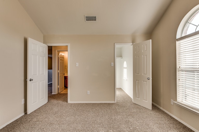 Photo 32 of 37 - 414 Hackberry Dr, Fate, TX 75087