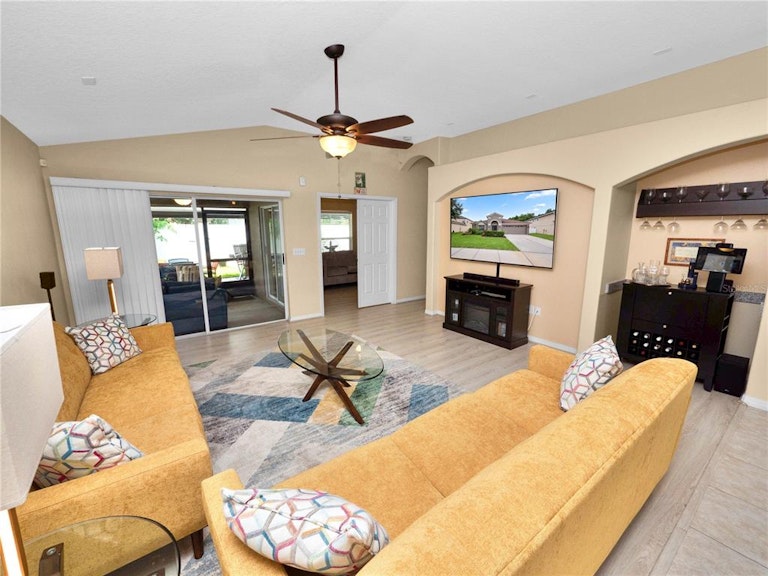 Photo 20 of 62 - 1844 Holton Rd, Lakeland, FL 33810