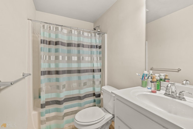 Photo 44 of 58 - 450 Herring Rd, Grayson, GA 30017
