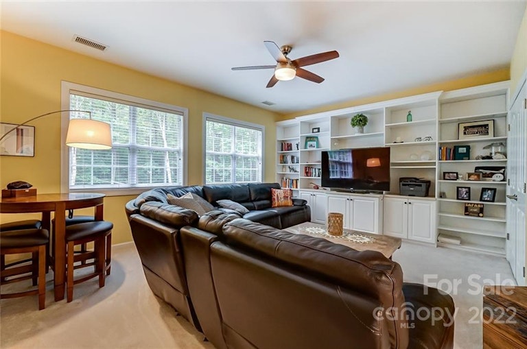 Photo 33 of 47 - 12229 Danielle Christina Ct, Charlotte, NC 28216