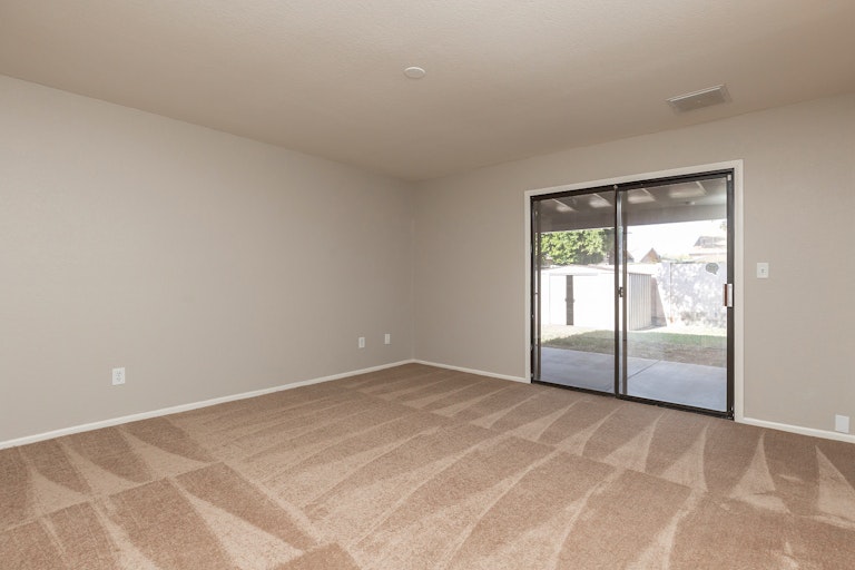 Photo 4 of 20 - 5570 W Cortez St, Glendale, AZ 85304