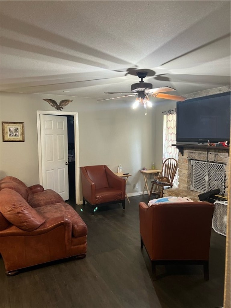 Photo 10 of 18 - 12404 Deer Falls Dr, Austin, TX 78729
