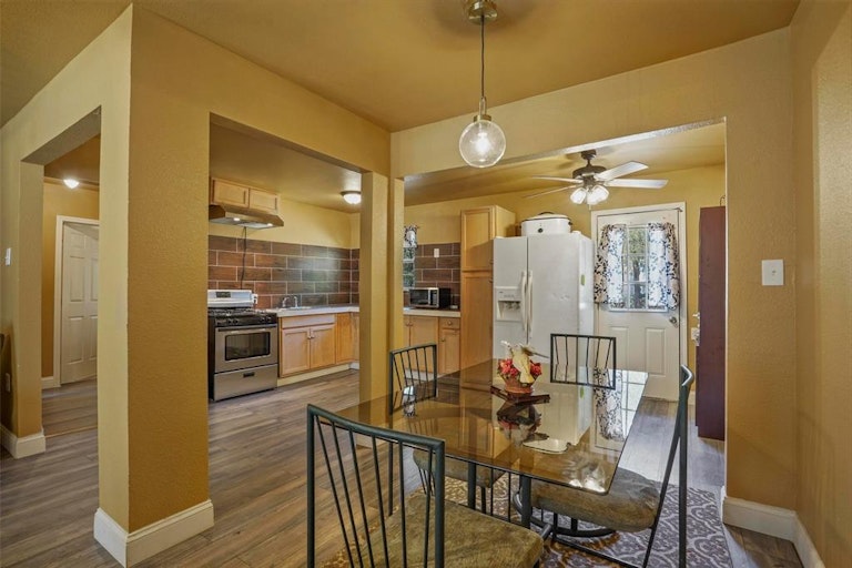 Photo 7 of 29 - 612 Highland Dr, Arlington, TX 76010