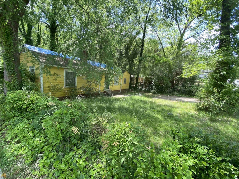 Photo 14 of 51 - 1682 N Ave NW, Atlanta, GA 30318