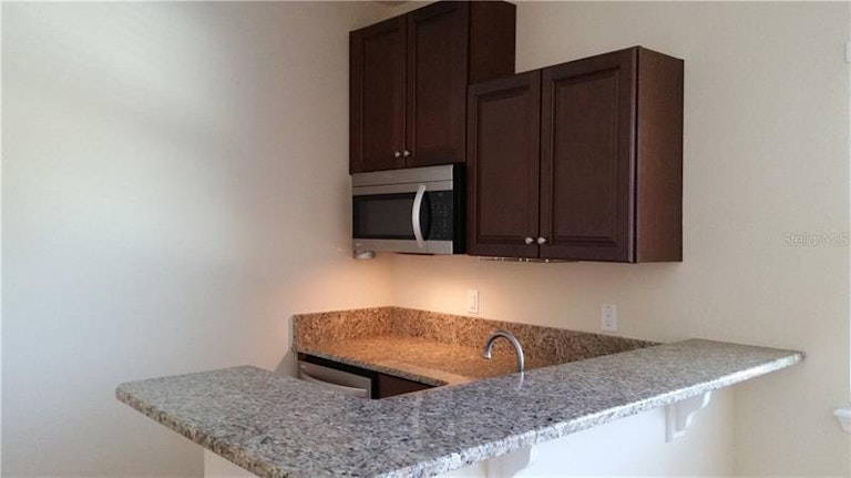 Photo 13 of 25 - 1229 Hillandale Reserve Dr, Tampa, FL 33613