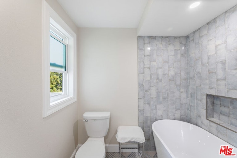 Photo 17 of 38 - 13238 Fiji Way Unit B, Marina Del Rey, CA 90292