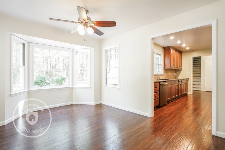 Photo 9 of 25 - 1405 Walking Trl, Fuquay Varina, NC 27526