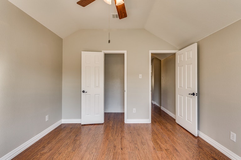 Photo 22 of 26 - 400 Willowlake Dr, Little Elm, TX 75068