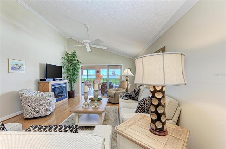 Photo 20 of 56 - 1247 Edgewater Cir #1247, Bradenton, FL 34209