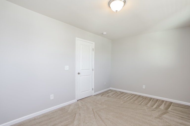 Photo 17 of 25 - 370 Fieldspar Ln, Clayton, NC 27520