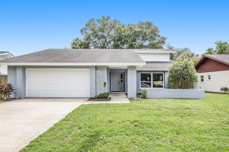 Photo 1 of 18 - 3139 Bordeaux Ln, Clearwater, FL 33759