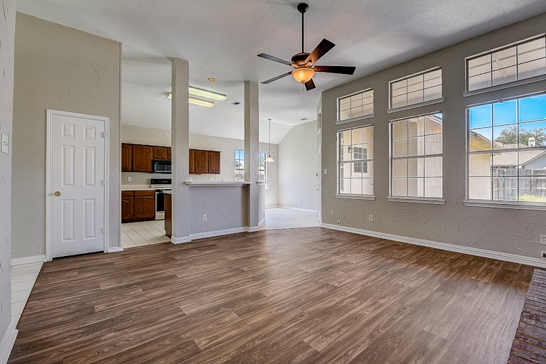 Photo 22 of 34 - 7413 Silver Lake Dr, Rowlett, TX 75089