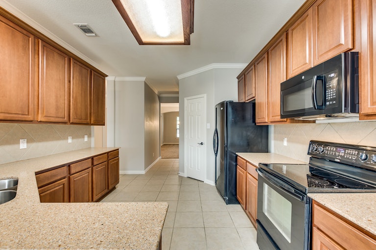 Photo 7 of 48 - 13018 Ambrose Dr, Frisco, TX 75035