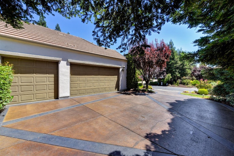 Photo 8 of 70 - 8910 Belford Ct, Roseville, CA 95747