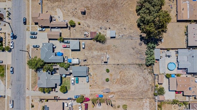 Photo 3 of 26 - 17394 Grevillea St, Fontana, CA 92335