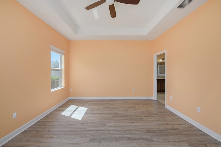Photo 33 of 42 - 19303 Prairie Tree Pl, Tampa, FL 33647