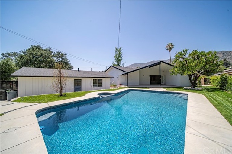 Photo 14 of 24 - 721 Huerta Verde Rd, Glendora, CA 91741