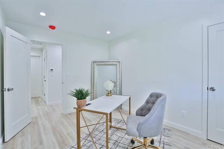 Photo 21 of 36 - 4211 W Woodland Ave, Burbank, CA 91505