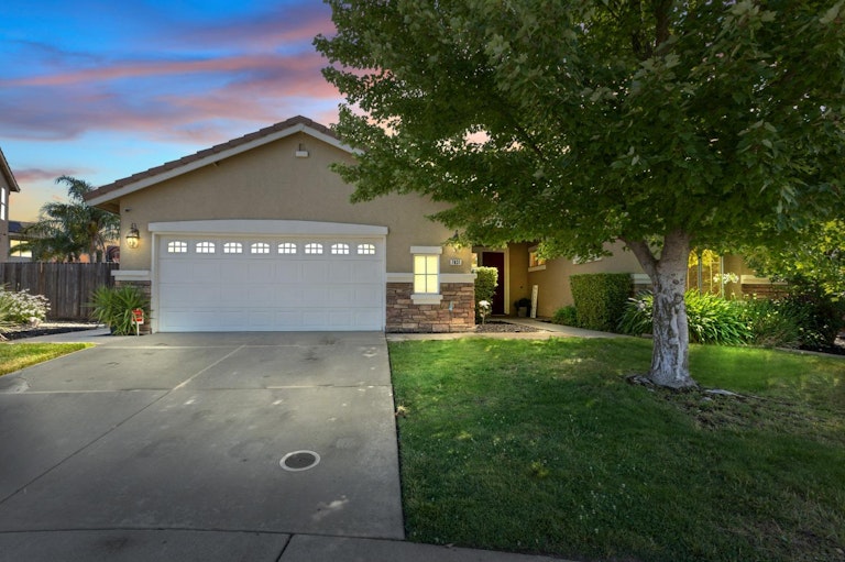 Photo 1 of 55 - 7831 Lahontan Ct, Sacramento, CA 95829