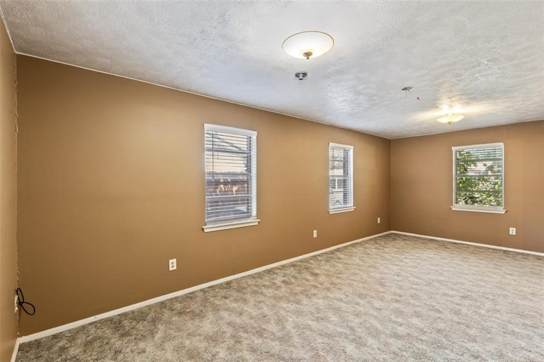 Photo 17 of 27 - 1201 Barbara St, Mesquite, TX 75149