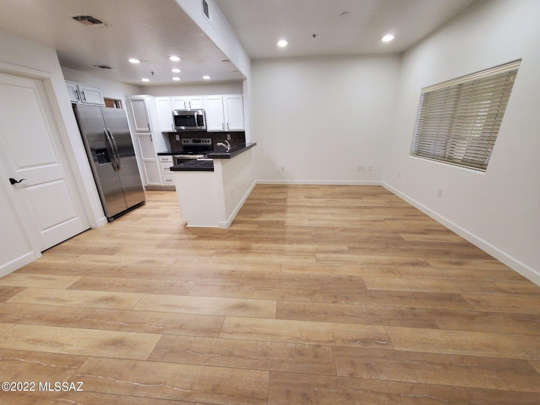 Photo 5 of 11 - 2016 E River Rd #104, Tucson, AZ 85718
