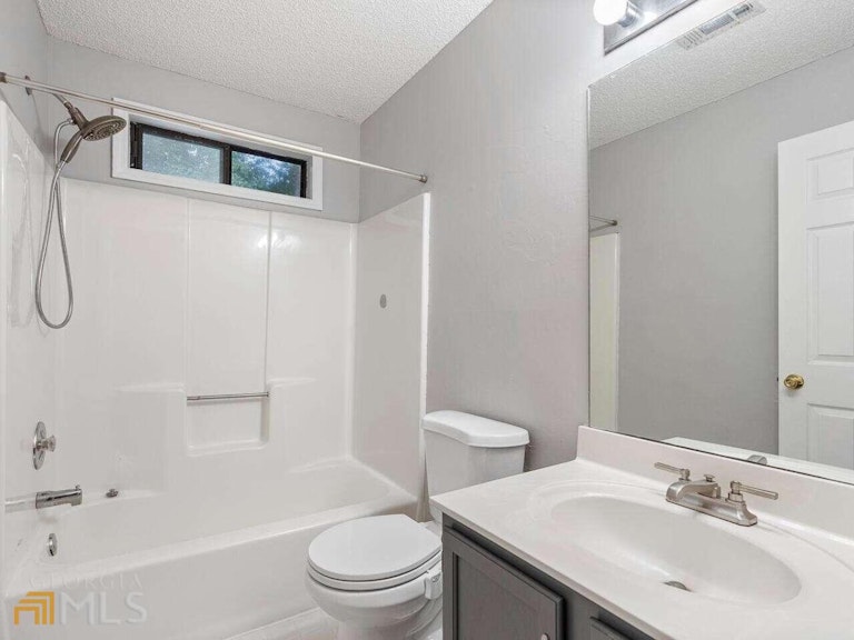 Photo 23 of 29 - 3240 Dogwood Dr, Powder Springs, GA 30127