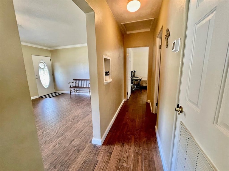 Photo 8 of 23 - 550 E Thelma St, Lake Alfred, FL 33850