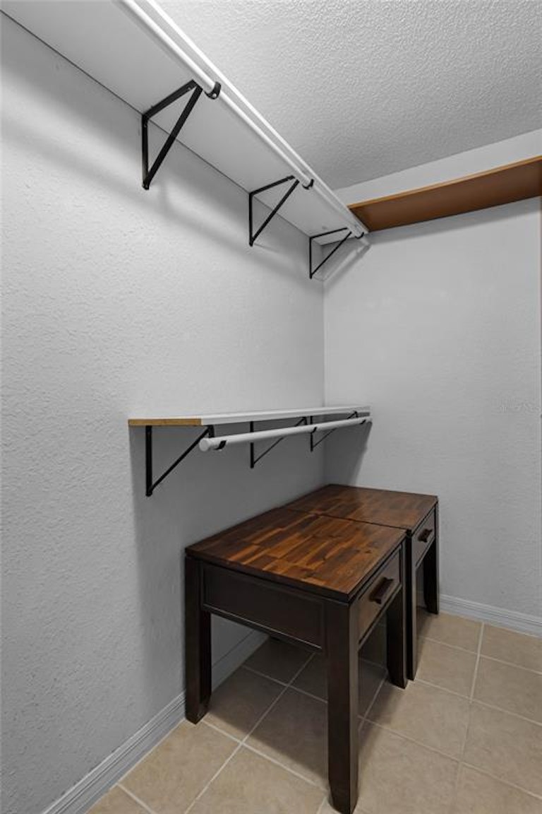 Photo 18 of 31 - 1660 Boulder Creek Ct, Apopka, FL 32712