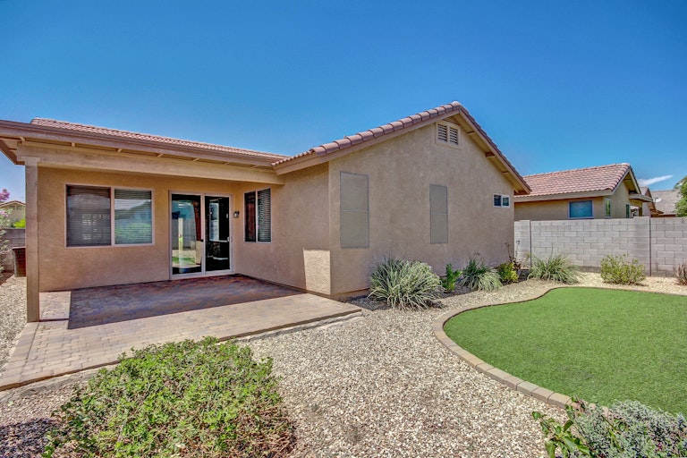 Photo 5 of 20 - 5309 S 33rd Dr, Phoenix, AZ 85041