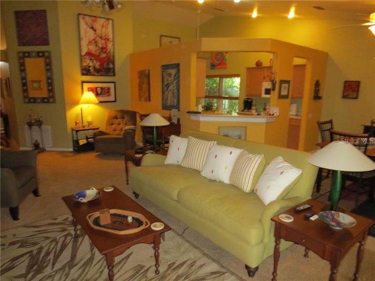 Photo 5 of 24 - 1701 Hunter Ln, Tarpon Springs, FL 34689